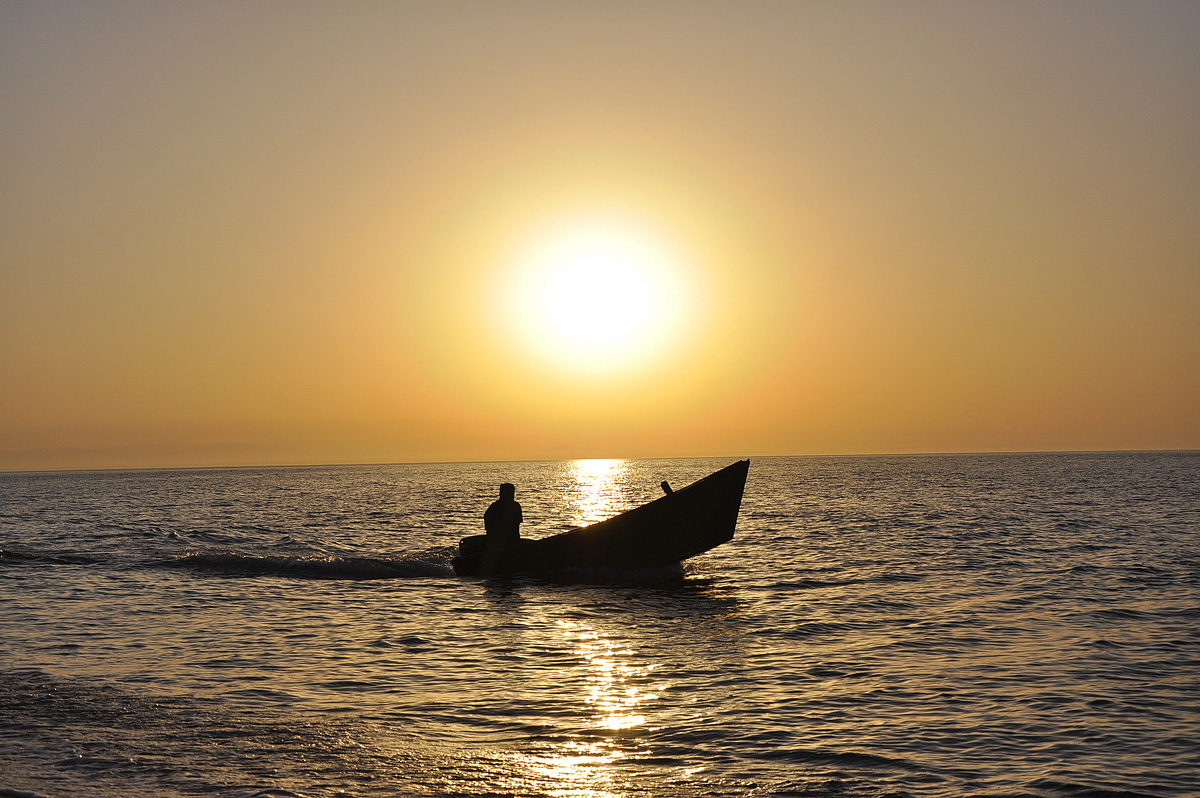 BAKU 2015: Sun, sea, beaches, waves and sunset (PHOTO)