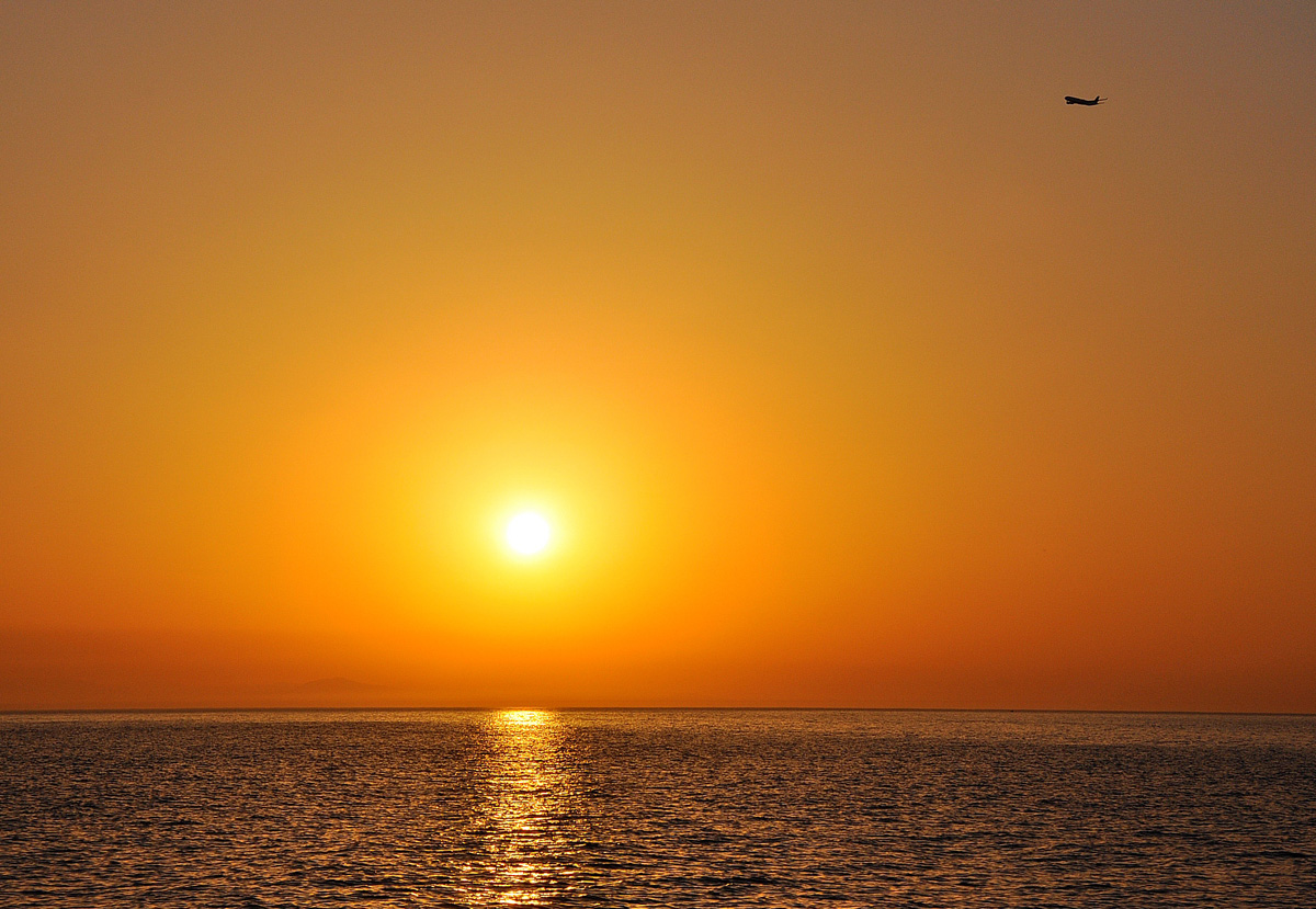 BAKU 2015: Sun, sea, beaches, waves and sunset (PHOTO)