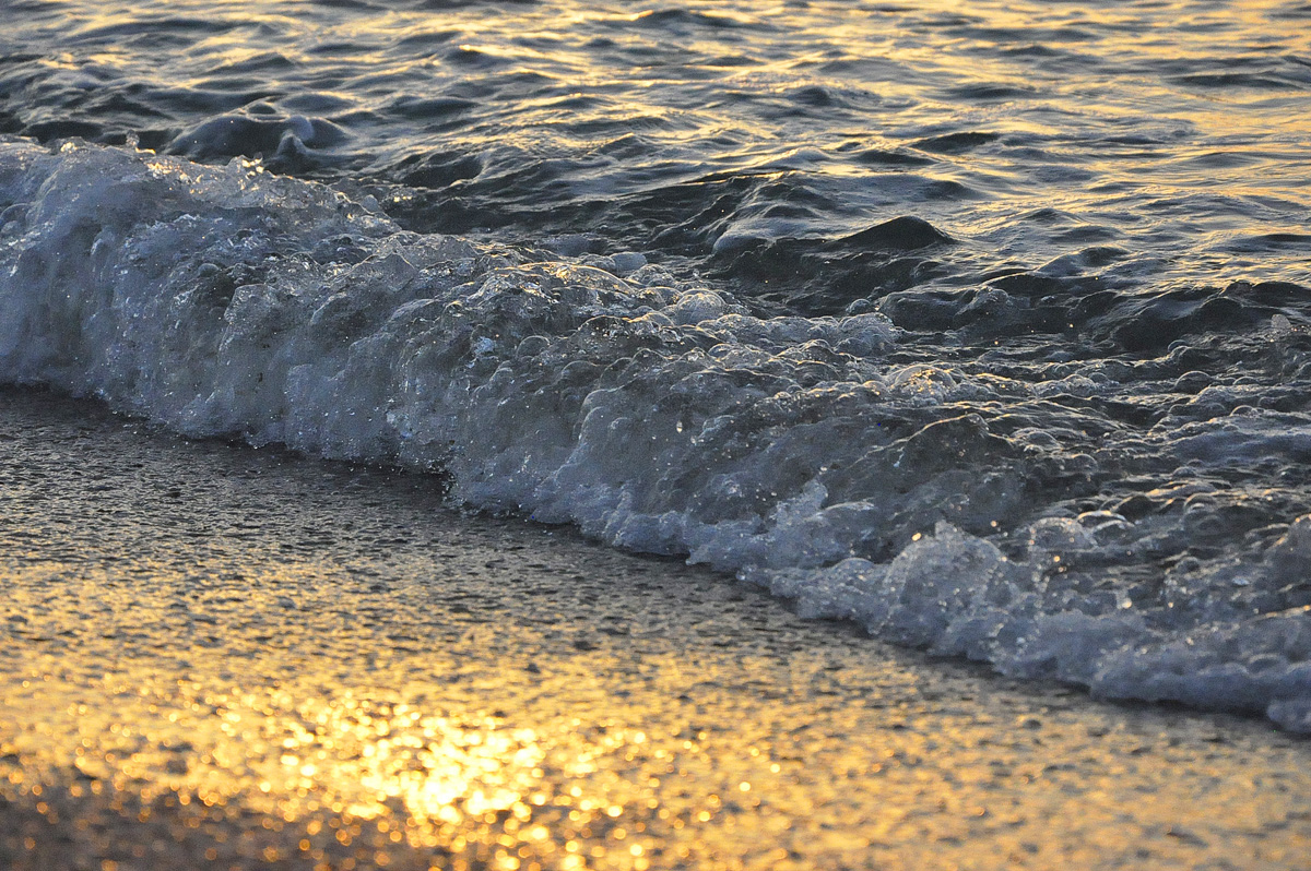 BAKU 2015: Sun, sea, beaches, waves and sunset (PHOTO)