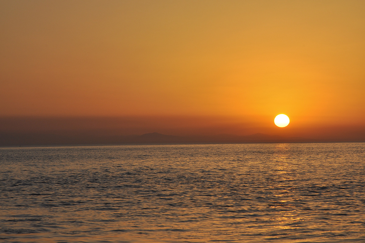 BAKU 2015: Sun, sea, beaches, waves and sunset (PHOTO)
