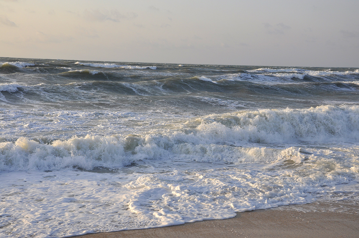 BAKU 2015: Sun, sea, beaches, waves and sunset (PHOTO)
