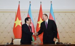 Presidents of Azerbaijan, Vietnam make joint statements for press