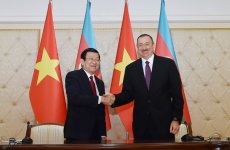 Presidents of Azerbaijan, Vietnam make joint statements for press