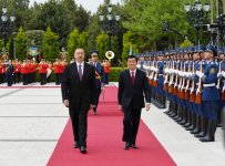 Official welcoming ceremony for Vietnamese president held in Baku (PHOTO)