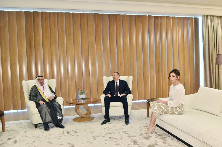 Ilham Aliyev, his spouse meet with OIC secretary general