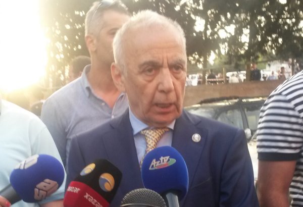 Azerbaijani president gives 2 days for quality control of buildings’ cladding in Baku