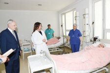 Azerbaijan’s first lady visits injured in fire outbreak in Baku (PHOTO)