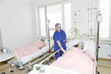 Azerbaijan’s first lady visits injured in fire outbreak in Baku (PHOTO)