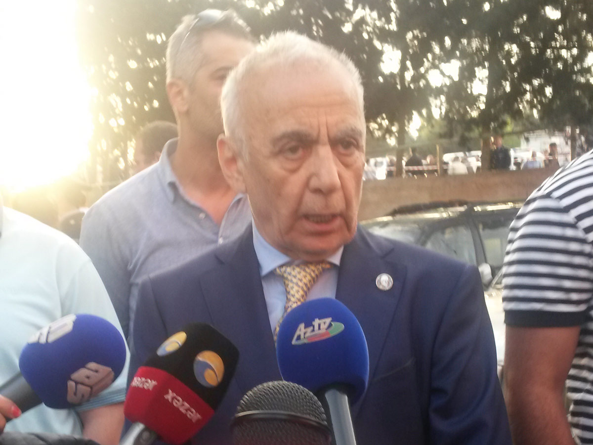 Azerbaijani president gives 2 days for quality control of buildings’ cladding in Baku