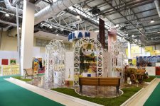 Azerbaijani president observes two exhibitions in Baku (PHOTO)