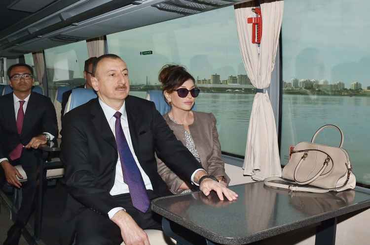 Azerbaijani president and his spouse attend opening of Boyukshor boulevard and park (PHOTO)