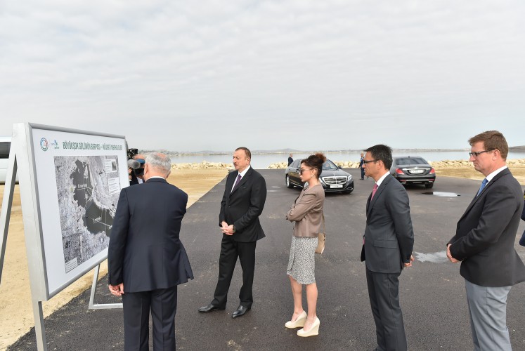Azerbaijani president and his spouse attend opening of Boyukshor boulevard and park (PHOTO)