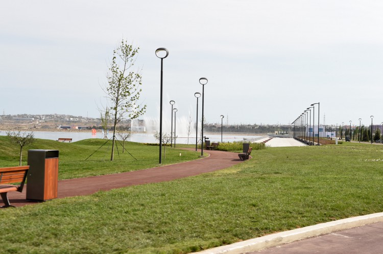 Azerbaijani president and his spouse attend opening of Boyukshor boulevard and park (PHOTO)