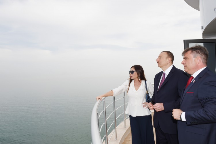 Ilham Aliyev, his spouse attend opening of  recreation and entertainment center (PHOTO)