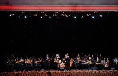 Ilham Aliyev, his spouse attend official reception on occasion of Republic Day (PHOTO)