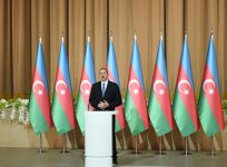 Ilham Aliyev, his spouse attend official reception on occasion of Republic Day (PHOTO)