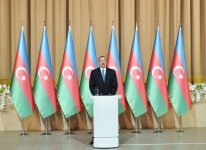 Ilham Aliyev, his spouse attend official reception on occasion of Republic Day (PHOTO)