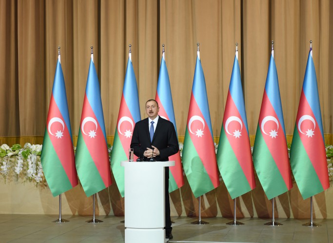 Ilham Aliyev, his spouse attend official reception on occasion of Republic Day (PHOTO)