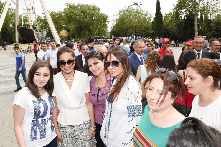 Azerbaijani president and his spouse attend opening of Baku White City boulevard