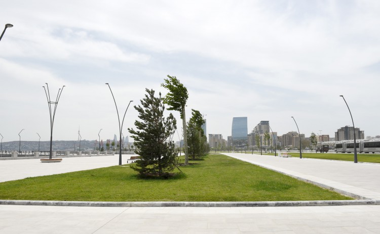Azerbaijani president and his spouse attend opening of Baku White City boulevard