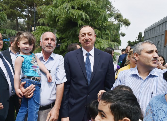 Azerbaijani president and his spouse attend opening of Baku White City boulevard