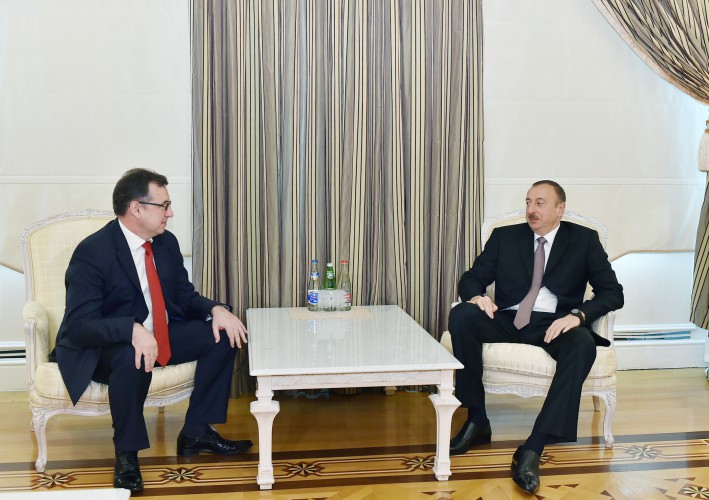 Azerbaijani president receives Moldovan ambassador