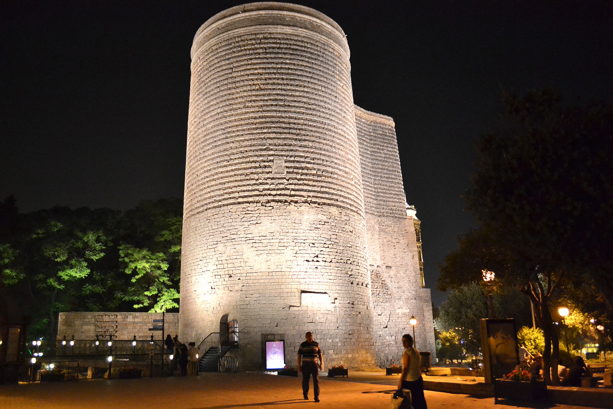 In the very heart of capital – evening walk in Baku (Part 1) (PHOTO)