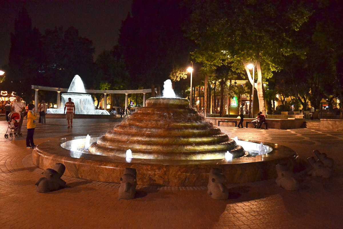 In the very heart of capital – evening walk in Baku (Part 1) (PHOTO)