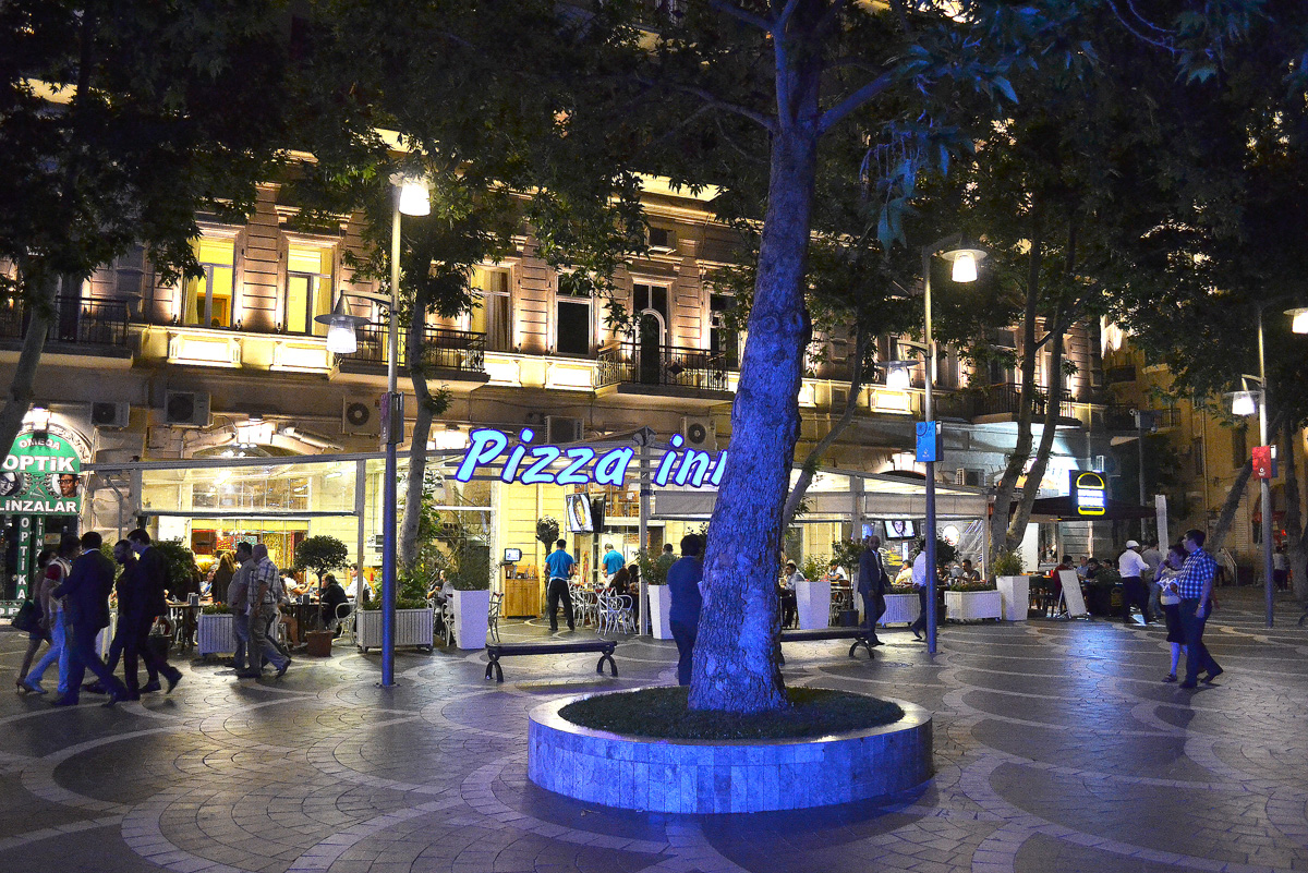 In the very heart of capital – evening walk in Baku (Part 1) (PHOTO)
