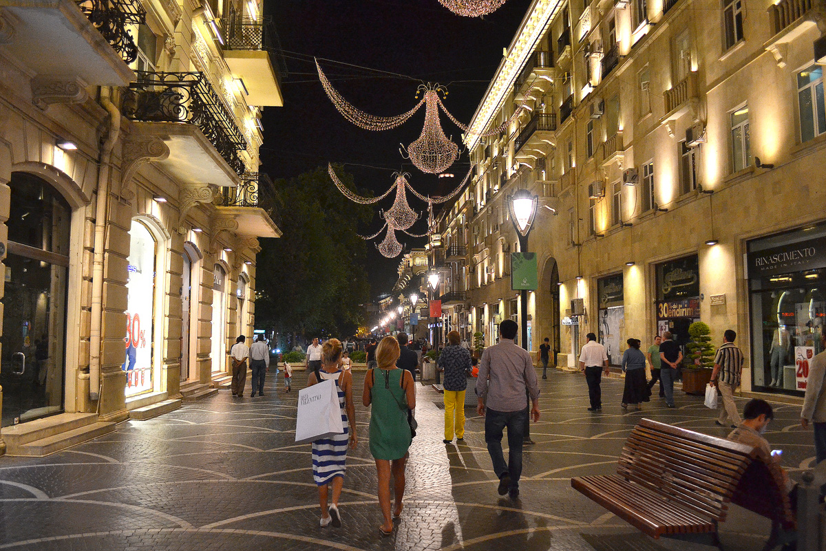 In the very heart of capital – evening walk in Baku (Part 1) (PHOTO)