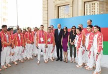 Ilham Aliyev, his spouse meet athletes to represent Azerbaijan in European Games (PHOTO)