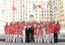 Ilham Aliyev, his spouse meet athletes to represent Azerbaijan in European Games (PHOTO)