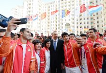 Ilham Aliyev, his spouse meet athletes to represent Azerbaijan in European Games (PHOTO)
