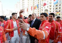Ilham Aliyev, his spouse meet athletes to represent Azerbaijan in European Games (PHOTO)