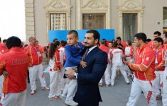 Ilham Aliyev, his spouse meet athletes to represent Azerbaijan in European Games (PHOTO)