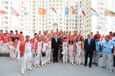 Ilham Aliyev, his spouse meet athletes to represent Azerbaijan in European Games (PHOTO)