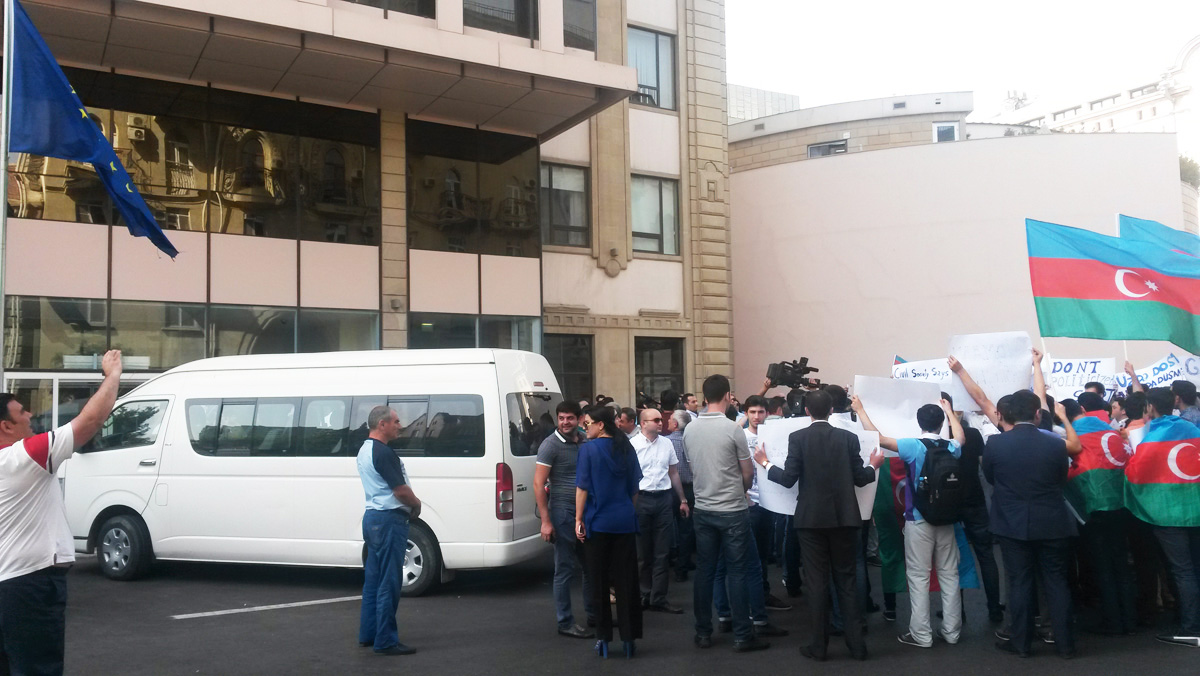 Azerbaijani youth hold protest action in front of EU Delegation building