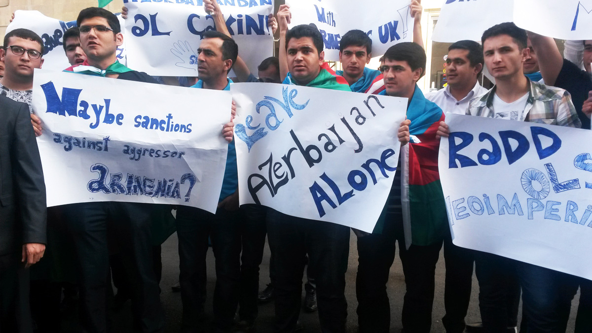 Azerbaijani youth hold protest action in front of EU Delegation building