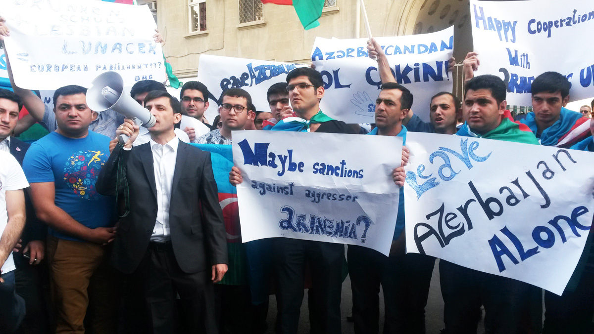 Azerbaijani youth hold protest action in front of EU Delegation building
