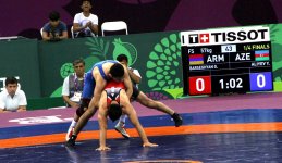 Baku 2015: Azerbaijani wrestler defeats Armenian athlete, advances to semifinals (PHOTO)(VIDEO)