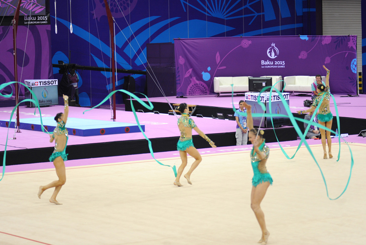 Azerbaijani female gymnasts perform with ribbons in group exercises at European Games (PHOTO)
