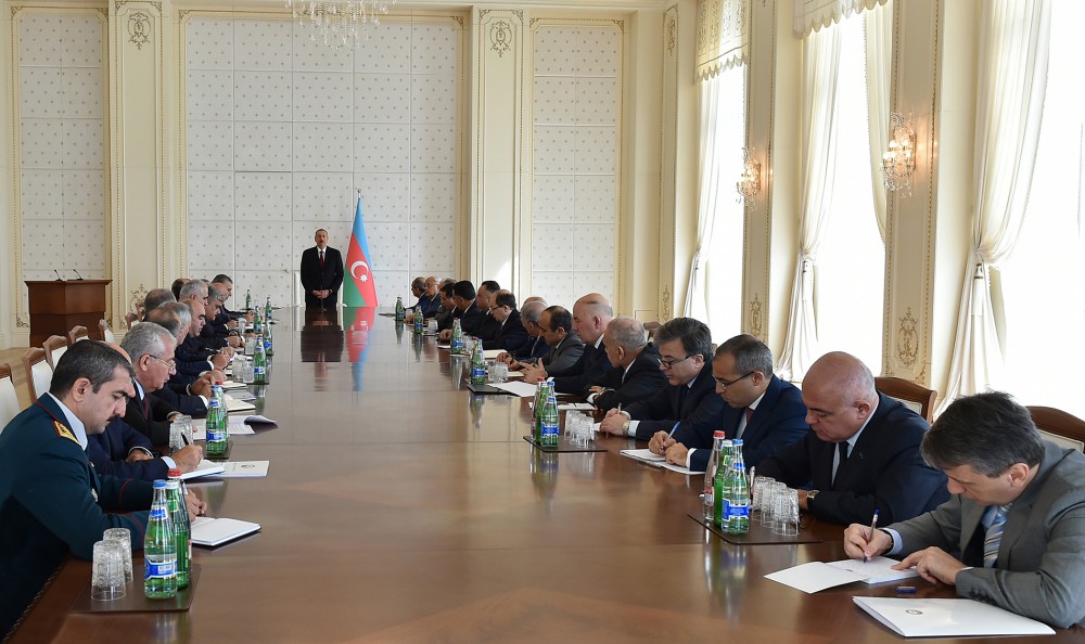 Azerbaijani president chairs Cabinet of Ministers meeting on H1 of 2015