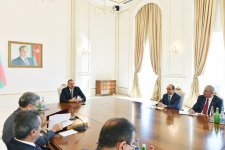 President Ilham Aliyev receives special award of Azerbaijan’s Press Council (PHOTO)