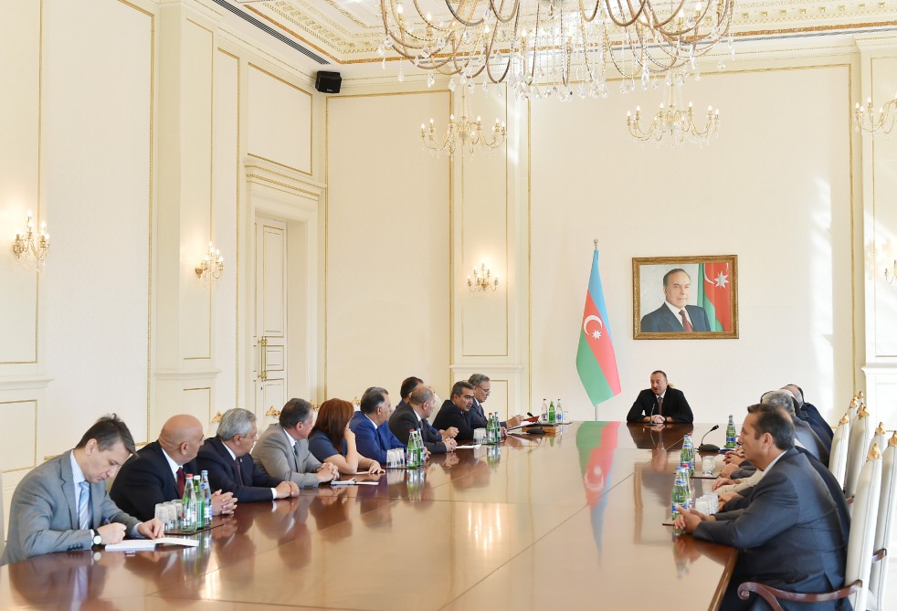 President Ilham Aliyev receives special award of Azerbaijan’s Press Council (PHOTO)
