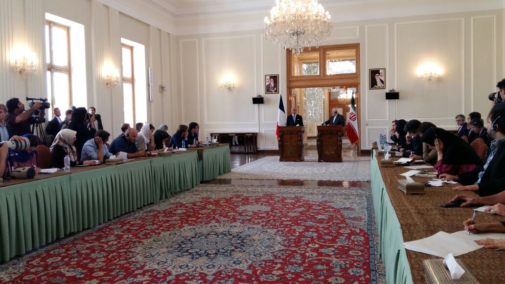 France agrees to have role in Iran's nuclear industry (PHOTO)