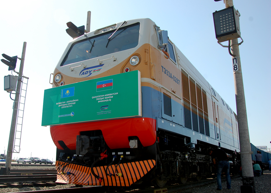 Baku receives first train via Trans-Caspian int’l transport route (PHOTO)