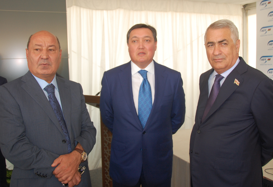 Baku receives first train via Trans-Caspian int’l transport route (PHOTO)