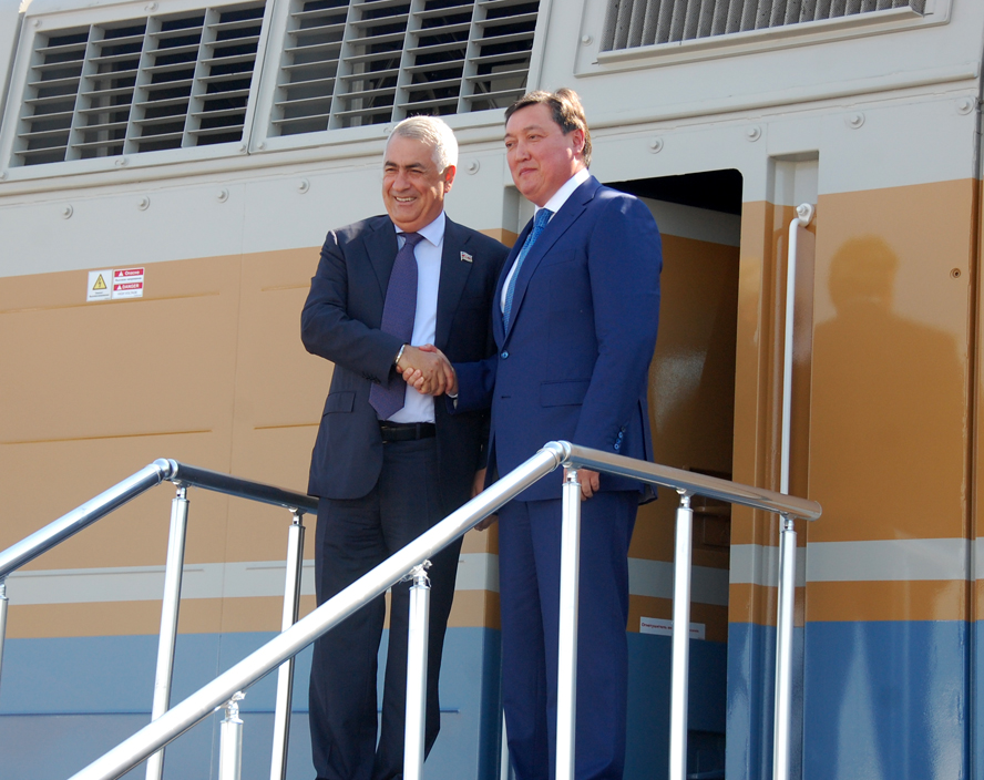 Baku receives first train via Trans-Caspian int’l transport route (PHOTO)