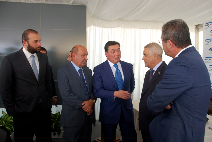 Baku receives first train via Trans-Caspian int’l transport route (PHOTO)