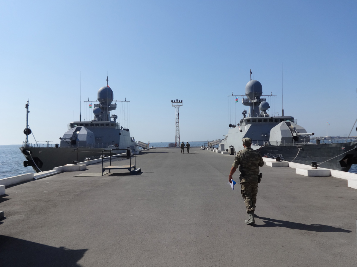 Friendly visit by Russian military ships to Azerbaijan (PHOTO)